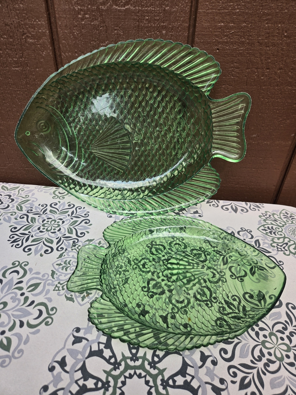 Green Fish-Shaped Plastic Serving Platters - Set of 2